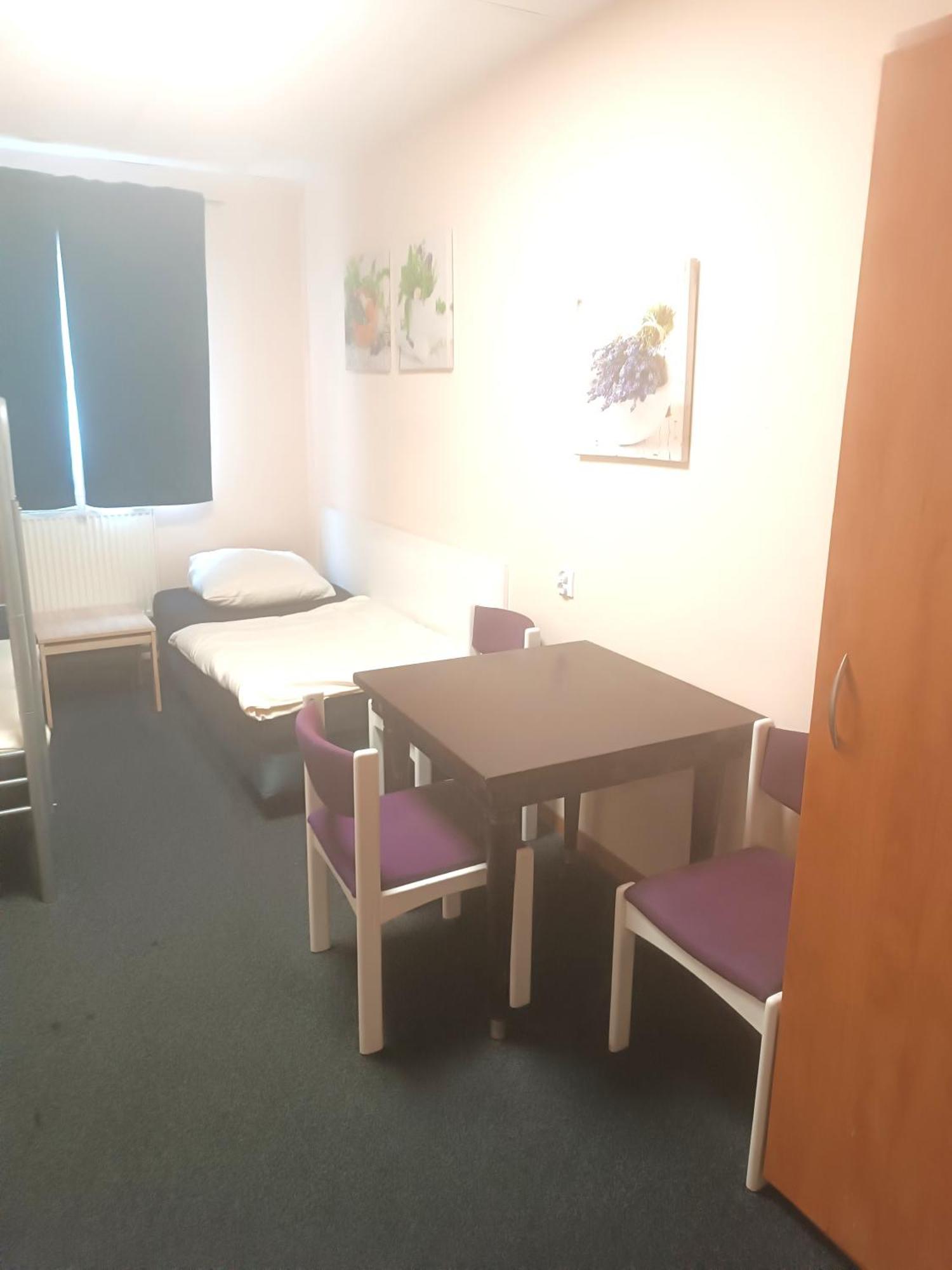 Hostel Krosnienska 12 Zielona Góra Exteriör bild