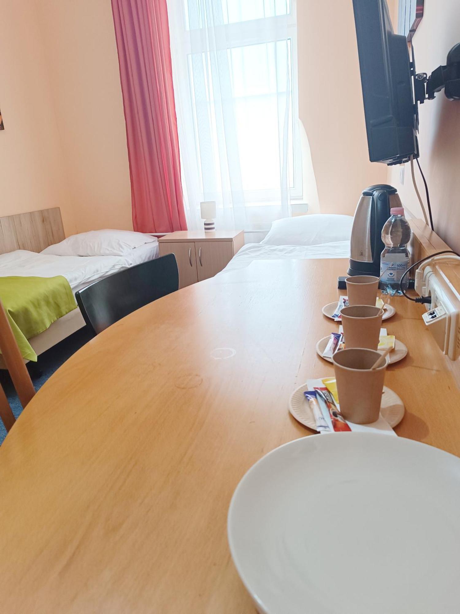 Hostel Krosnienska 12 Zielona Góra Exteriör bild