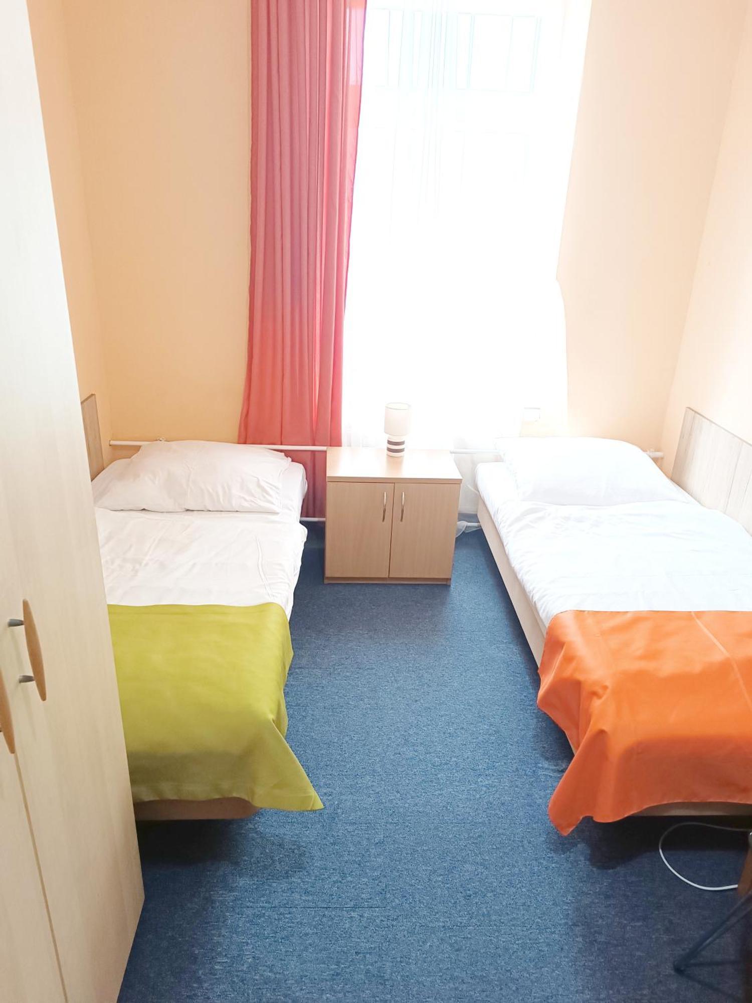 Hostel Krosnienska 12 Zielona Góra Exteriör bild
