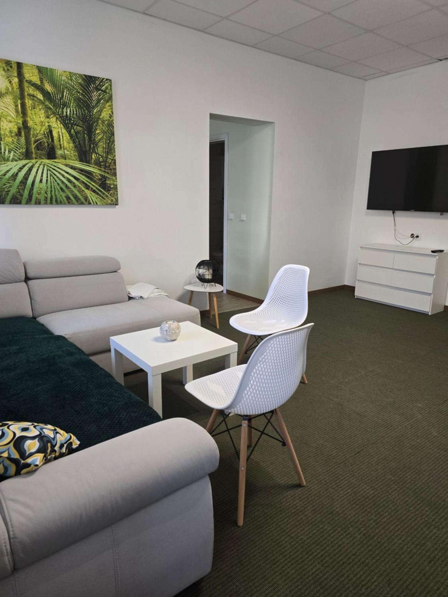 Hostel Krosnienska 12 Zielona Góra Exteriör bild